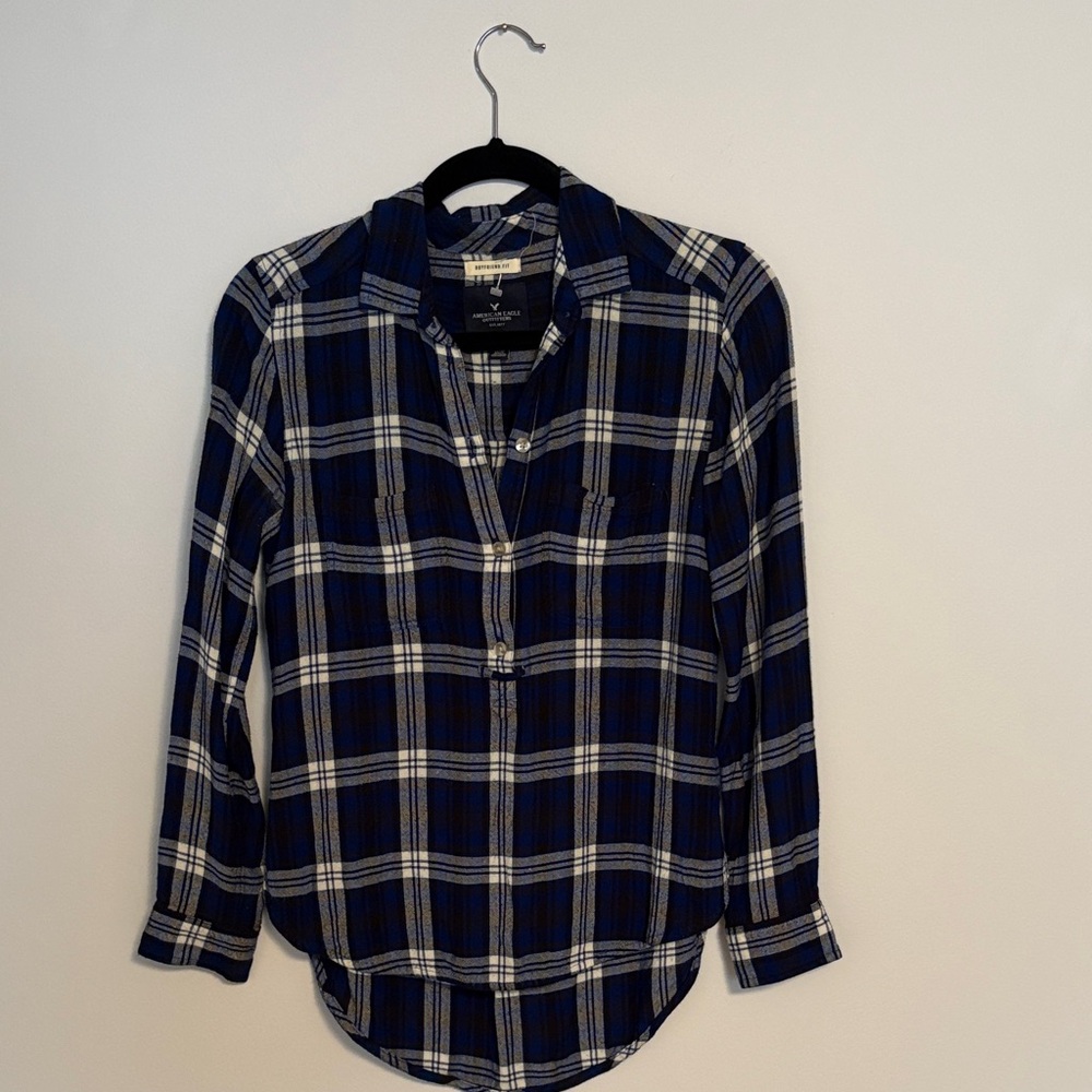 American Eagle Blue and White Plaid Button-Up Shirt
